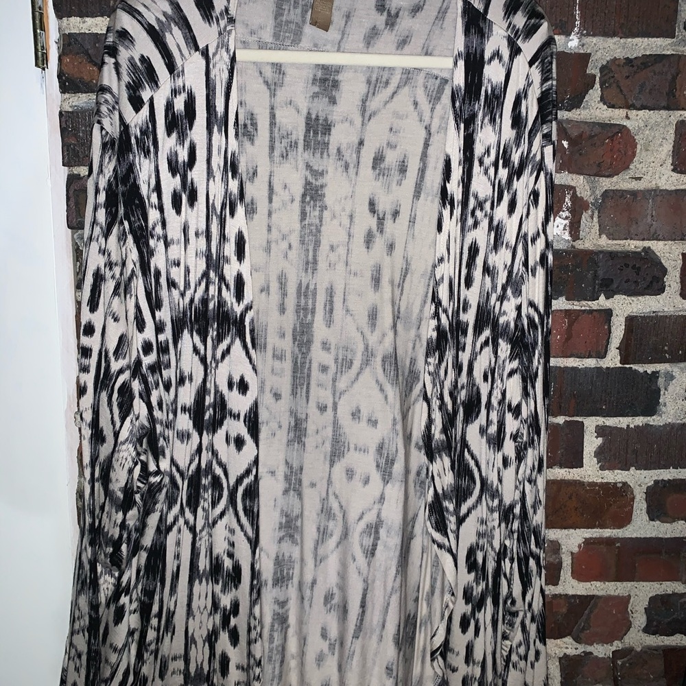 Bit and Bridle Aztec print tan/black cardigan 3x